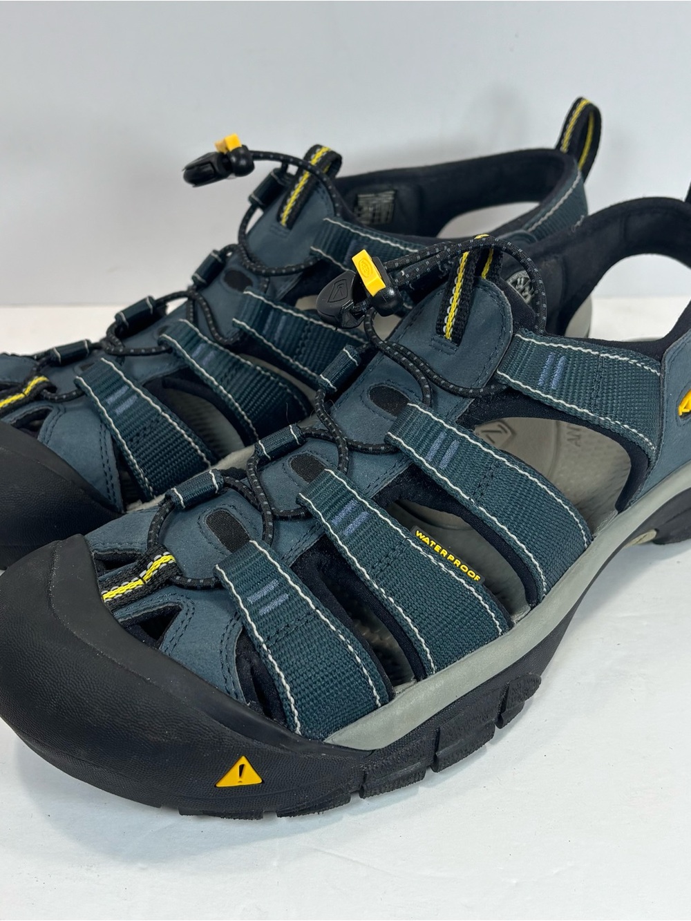KEEN Men’s Newport H2 Closed Toe Water Hiking Sandal Navy Blue Gray Sz 11 EUC